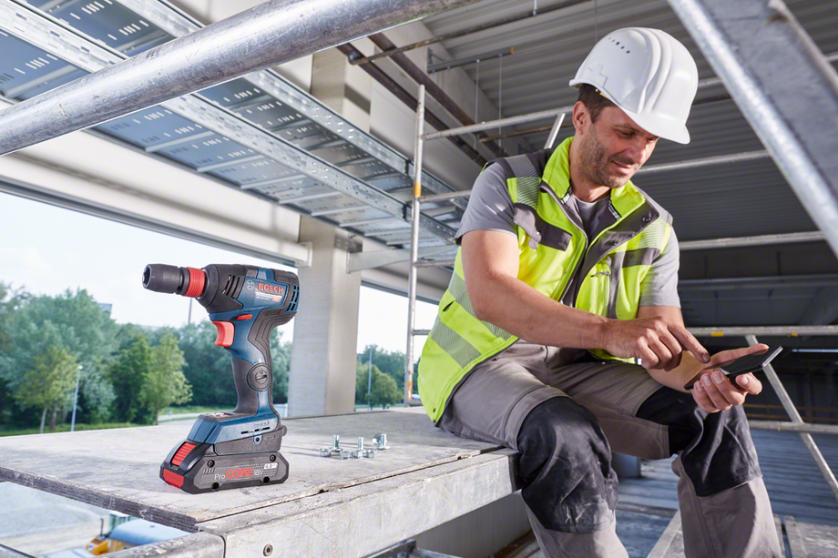 GDX 18V-210 C NEW BOSCH cordless impact driver with integrated Bluetooth  connectivity 
